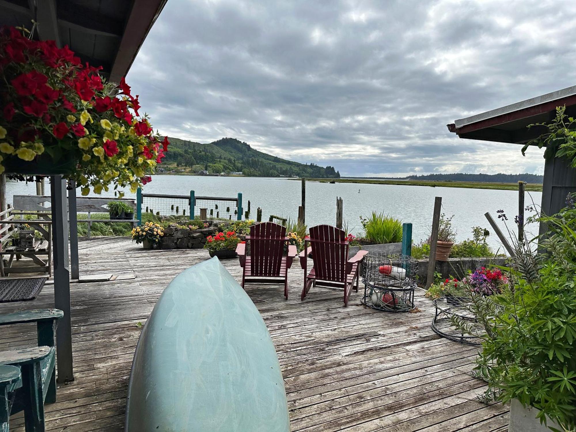 Wheeler On The Bay Lodge And Marina Exterior photo